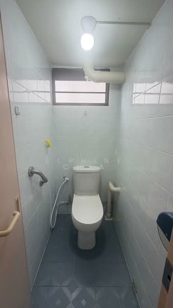 27 Toa Payoh East HDB Flat For Sale at S$ 398,000 | PropertyGuru Singapore - Bathroom