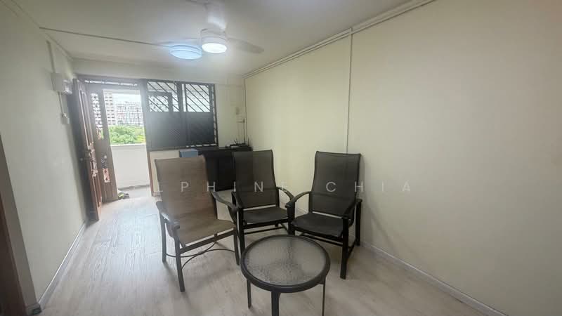 27 Toa Payoh East HDB Flat For Sale at S$ 398,000 | PropertyGuru Singapore - Living Room