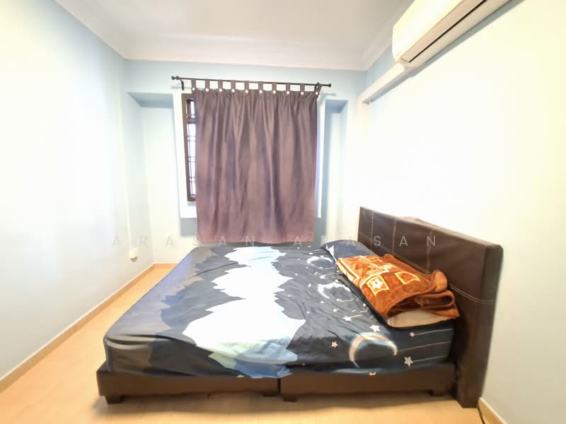 648D Jurong West Street 61 HDB Flat For Sale at S$ 600,000 | PropertyGuru Singapore - Bedroom 1