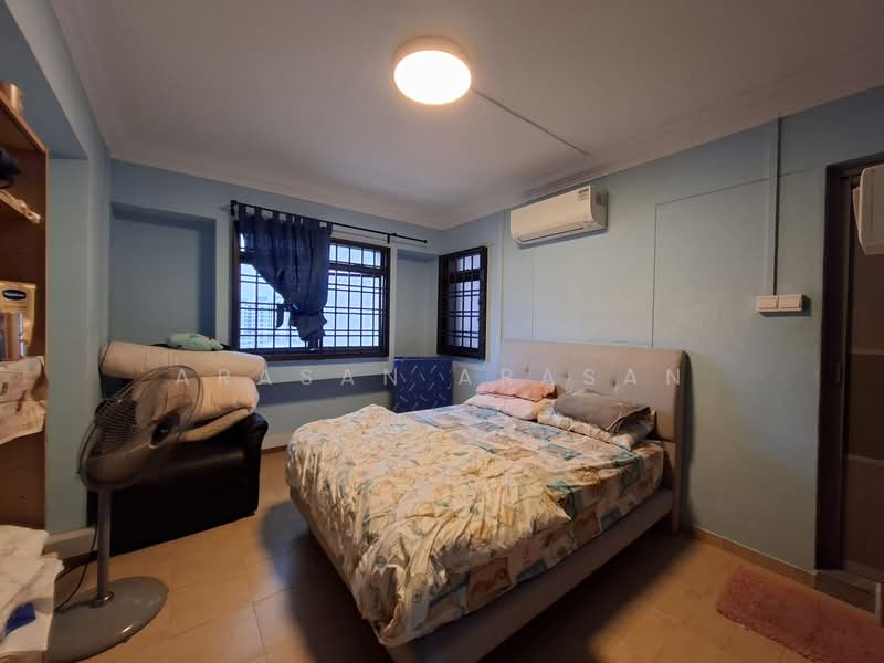 648D Jurong West Street 61 HDB Flat For Sale at S$ 600,000 | PropertyGuru Singapore - Bedroom 2