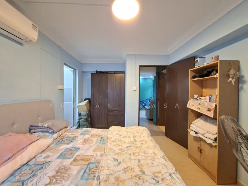 648D Jurong West Street 61 HDB Flat For Sale at S$ 600,000 | PropertyGuru Singapore - Bedroom 2