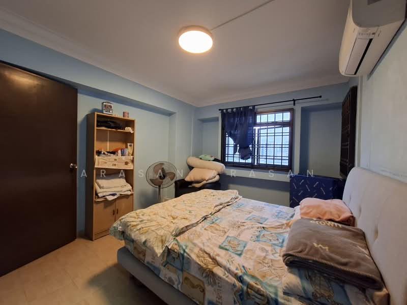 648D Jurong West Street 61 HDB Flat For Sale at S$ 600,000 | PropertyGuru Singapore - Bedroom 2