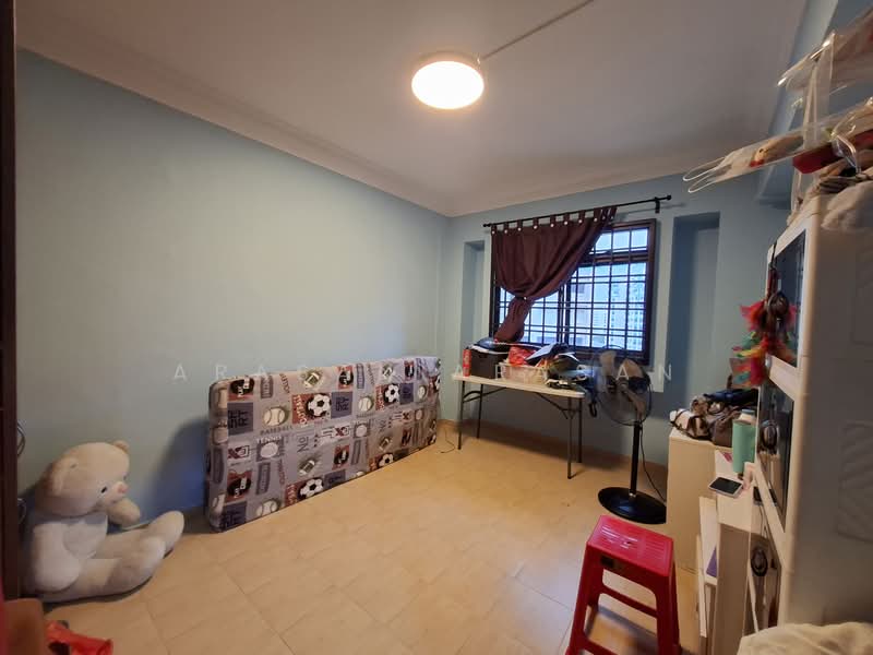 648D Jurong West Street 61 HDB Flat For Sale at S$ 600,000 | PropertyGuru Singapore - Bedroom 3