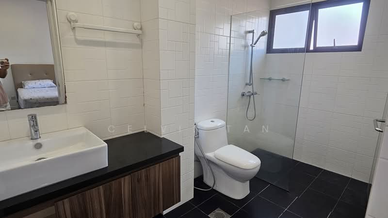 Bedok terrace, Bedok terrace, 4 Bedrooms, 2,500 sqft, Terraced House For Rent, by Celvin Tan, 500073225 - Bathroom - PropertyGuru.com.sg