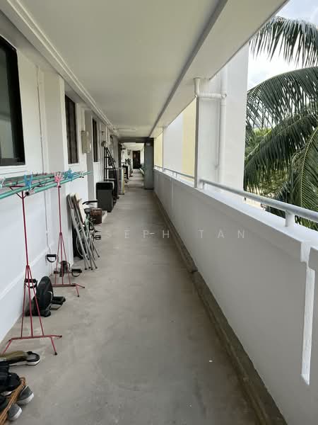 546 Bedok North Street 3 HDB Flat For Sale at S$ 578,888 | PropertyGuru Singapore - Corridor