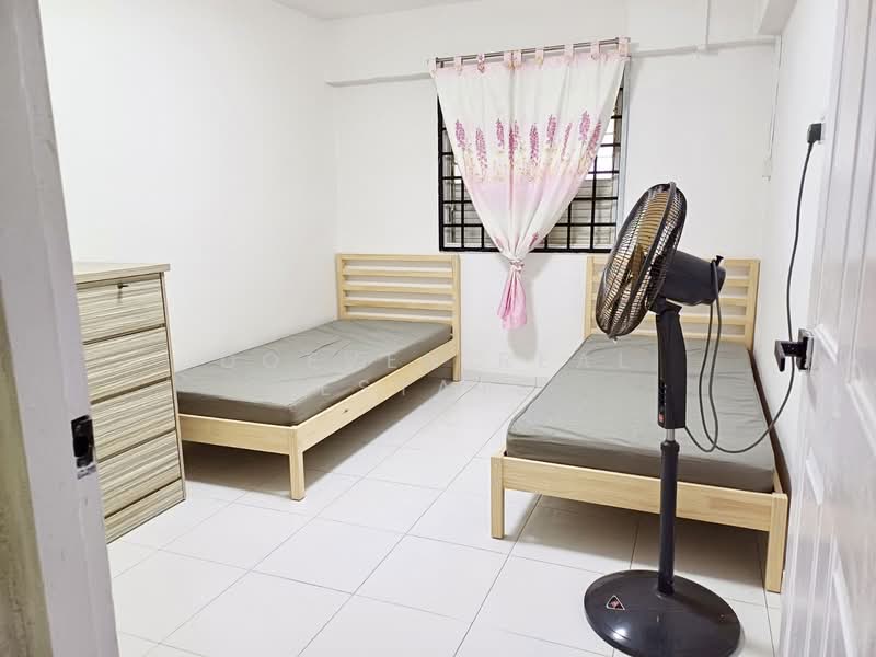 503 Ang Mo Kio Avenue 5, 503 Ang Mo Kio Avenue 5, 2 Bedrooms, 731 sqft, HDB Flat For Rent, by DOEVEN REAL ESTATE, 500073230 - Bedroom - PropertyGuru.com.sg