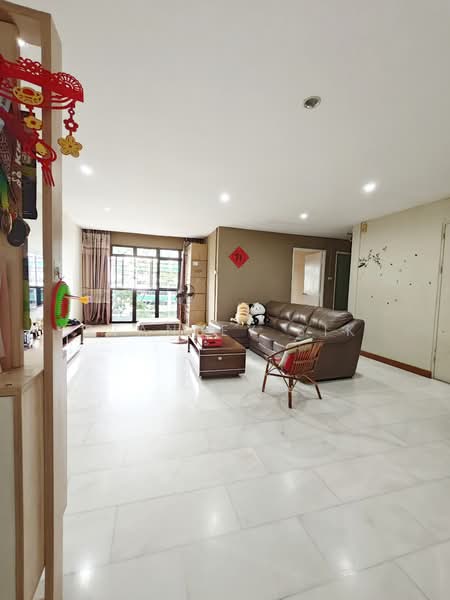 556 Woodlands Drive 53, 556 Woodlands Drive 53, 3 Bedrooms, 1,292 sqft, HDB Flat For Rent, by Stanley Sik, 500073237 - Living Room - PropertyGuru.com.sg