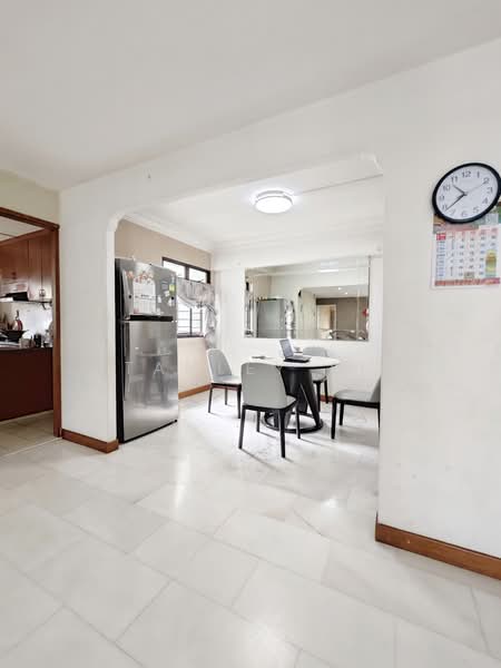 556 Woodlands Drive 53, 556 Woodlands Drive 53, 3 Bedrooms, 1,292 sqft, HDB Flat For Rent, by Stanley Sik, 500073237 - Dinning Room - PropertyGuru.com.sg