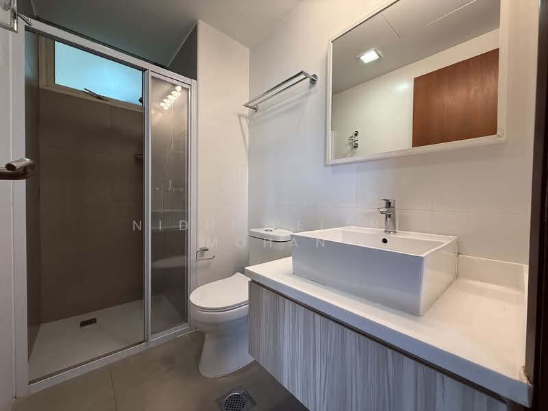 Rafflesia Condo Condominium For Sale at S$ 1,480,000 | PropertyGuru Singapore - Bathroom