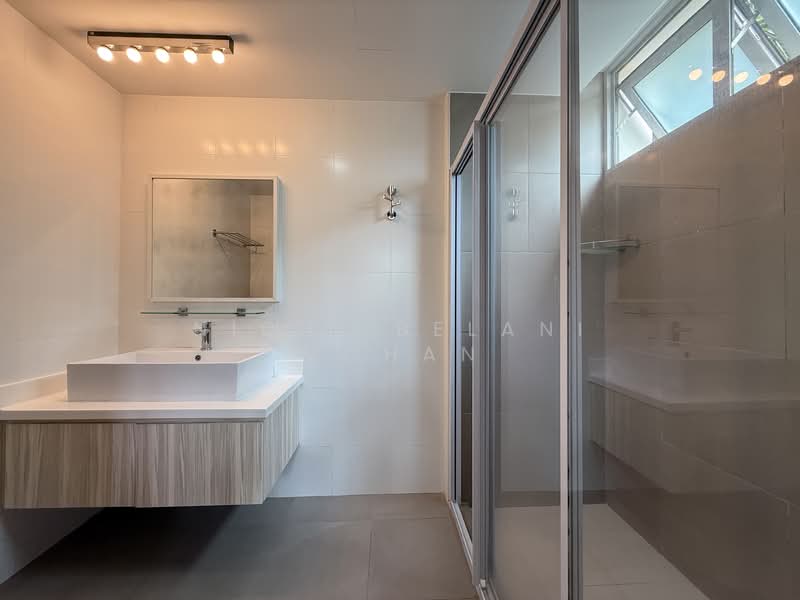 Rafflesia Condo Condominium For Sale at S$ 1,480,000 | PropertyGuru Singapore - Bathroom