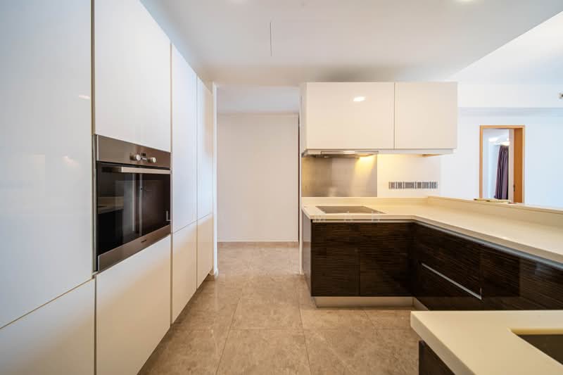 Marina Bay Suites, 3 Central Boulevard, 3 Bedrooms, 1,572 sqft, Apartment For Sale, by Larry Mah, 500073246 - Kitchen - PropertyGuru.com.sg