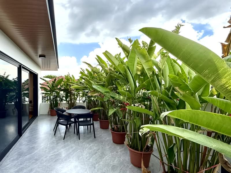 Better-than-new HUGE Semi-D with 7+1 Rooms and Lift at Serangoon Gardens Semi-Detached House For Sale at S$ 9,980,000 | PropertyGuru Singapore - Balcony