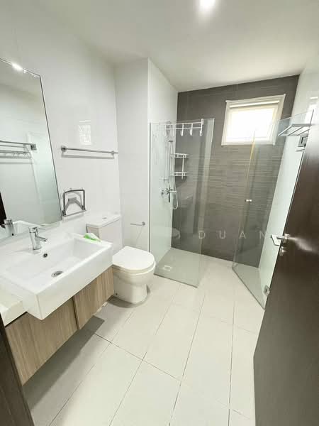 Lake Life Executive Condominium For Sale at S$ 1,818,888 | PropertyGuru Singapore - Bathroom