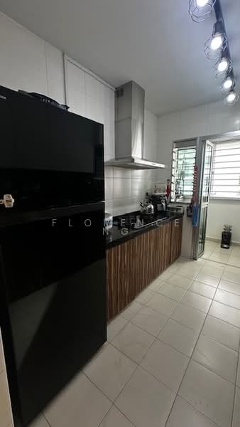 505B Yishun Street 51 HDB Flat For Sale at S$ 570,000 | PropertyGuru Singapore - Kitchen