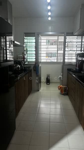 505B Yishun Street 51 HDB Flat For Sale at S$ 570,000 | PropertyGuru Singapore - Kitchen