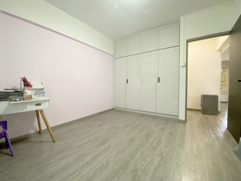 640 Hougang Avenue 8 HDB Flat For Sale at S$ 1,028,000 | PropertyGuru Singapore - Bedroom