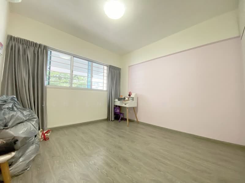 640 Hougang Avenue 8 HDB Flat For Sale at S$ 1,028,000 | PropertyGuru Singapore - Bedroom