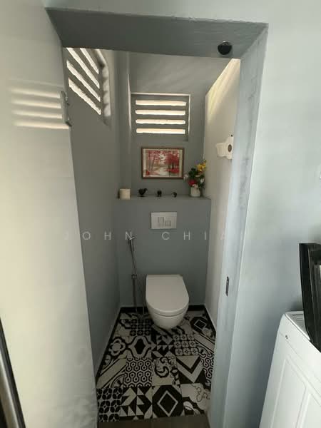 383B Balestier Road Walk-up Apartment For Sale at S$ 1,720,000 | PropertyGuru Singapore - Bathroom