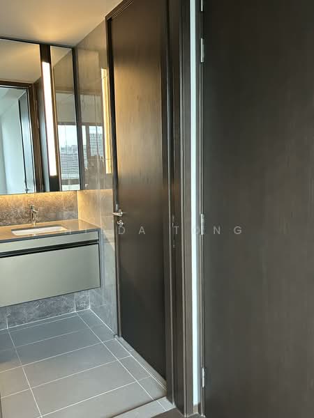 Tembusu Grand, 94 Jalan Tembusu, 1 Bedroom, 527 sqft, Condominium For Rent, by Hilda Tong, 500073299 - Bathroom - PropertyGuru.com.sg
