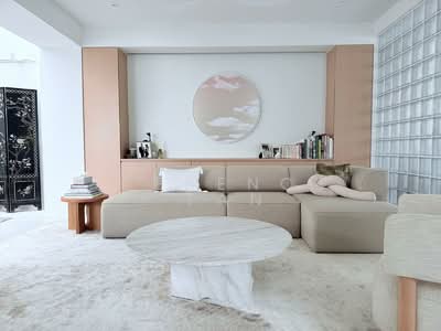 For Sale - Rare Beauty! Move in condition landed ! Only $2,2xx PSF! Near to MGS, Henry Park Pri & Pei Hwa !