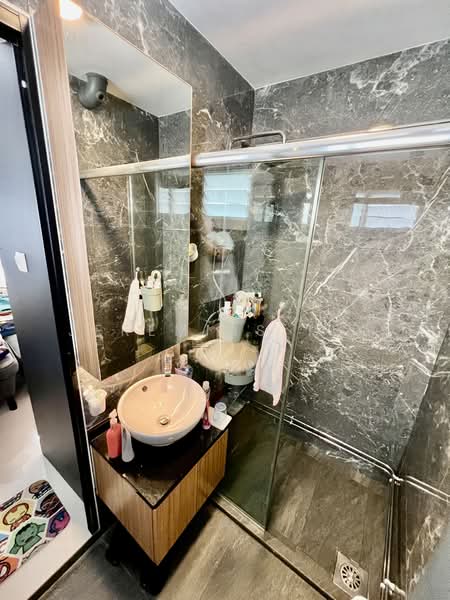 506 Bedok North Avenue 3 HDB Flat For Sale at S$ 850,000 | PropertyGuru Singapore - Bathroom