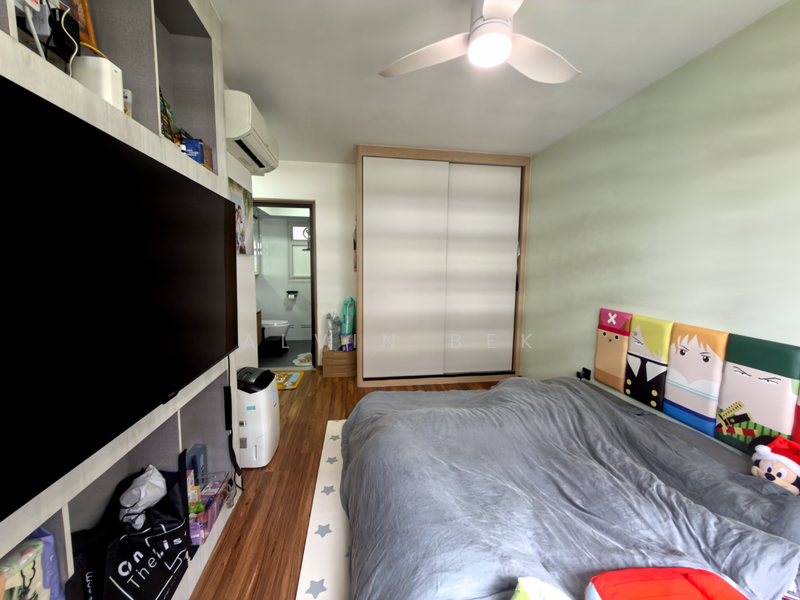 620A Tampines Street 61 HDB Flat For Sale at S$ 788,888 | PropertyGuru Singapore - Bedroom
