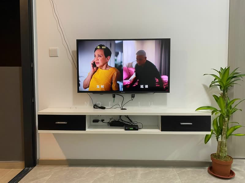 The Garden Residences Condominium For Sale at S$ 950,000 | PropertyGuru Singapore - Living Room