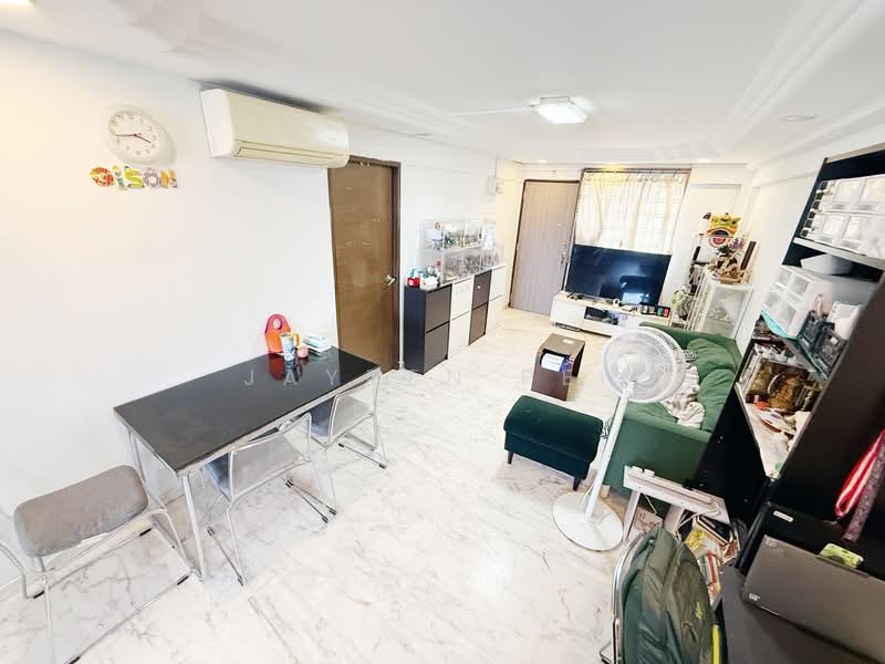 22 Sin Ming Road HDB Flat For Sale at S$ 385,000 | PropertyGuru Singapore - Living Room