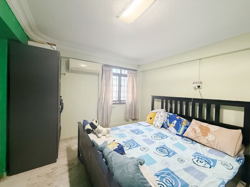 22 Sin Ming Road HDB Flat For Sale at S$ 385,000 | PropertyGuru Singapore - Bedroom