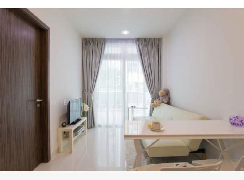 Parc Rosewood Condominium For Sale at S$ 708,888 | PropertyGuru Singapore - Living Room
