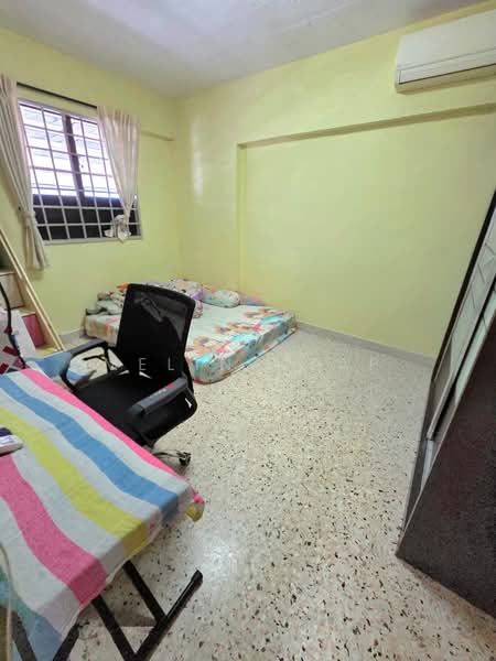 141 Yishun Ring Road HDB Flat For Sale at S$ 430,000 | PropertyGuru Singapore - Bedroom