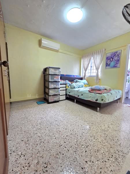 141 Yishun Ring Road HDB Flat For Sale at S$ 430,000 | PropertyGuru Singapore - Bedroom