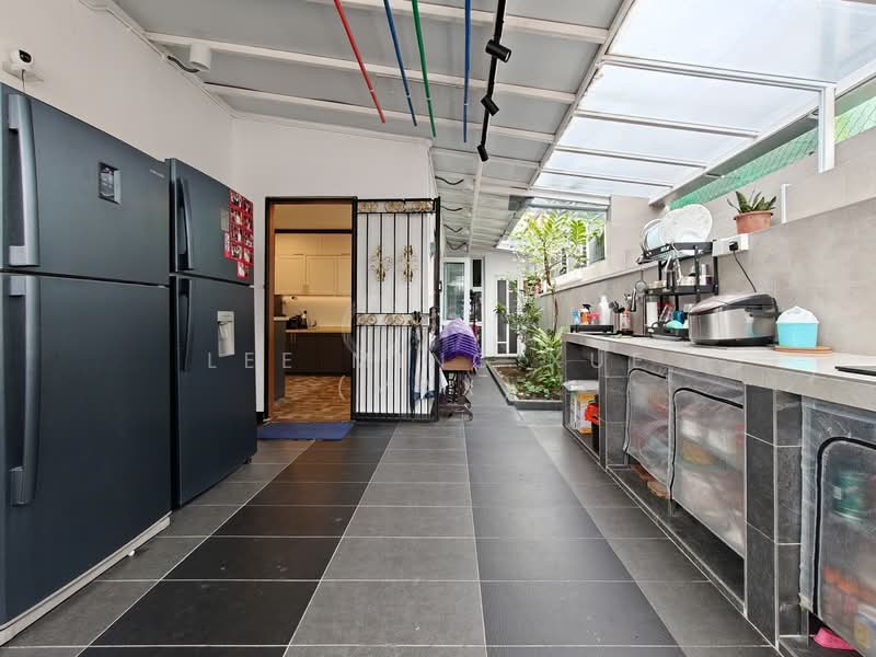 ❤️GIANT⚡️ Rare Freehold Renovated Semi-D in Seletar Hills Semi-Detached House For Sale at S$ 6,500,000 | PropertyGuru Singapore - Kitchen