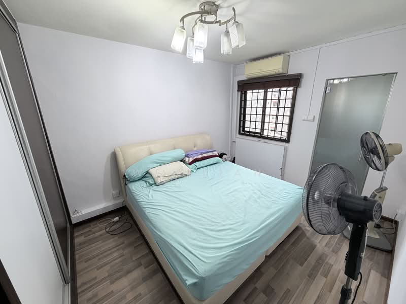 477 Jurong West Street 41 HDB Flat For Sale at S$ 429,000 | PropertyGuru Singapore - Bedroom