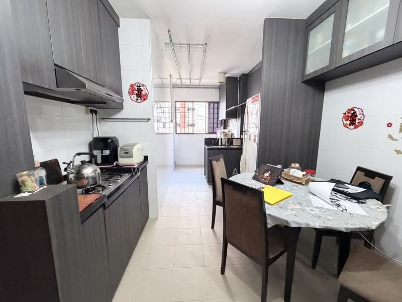 477 Jurong West Street 41 HDB Flat For Sale at S$ 429,000 | PropertyGuru Singapore - Kitchen