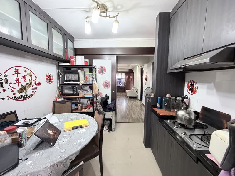 477 Jurong West Street 41 HDB Flat For Sale at S$ 429,000 | PropertyGuru Singapore - Kitchen