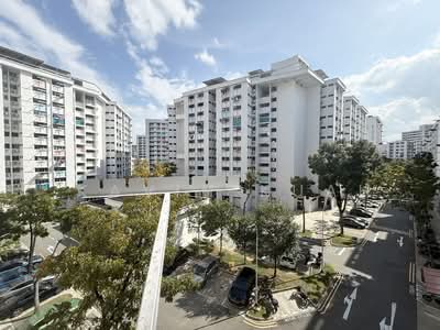 For Sale - 122 Yishun Street 11