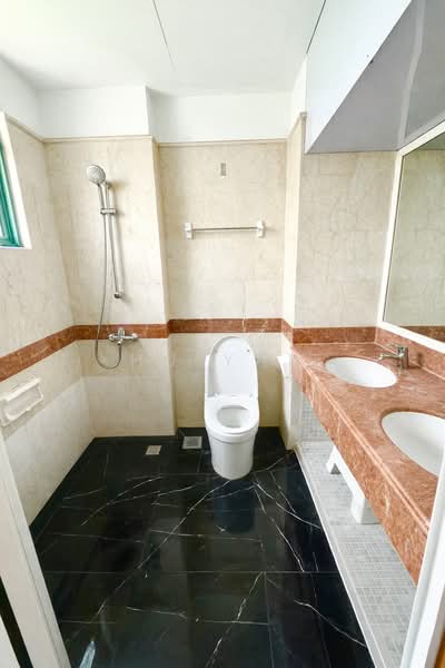 Changi Court Condominium For Sale at S$ 1,280,000 | PropertyGuru Singapore - Bathroom
