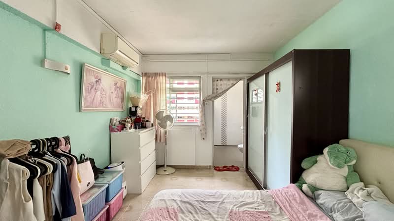430 Jurong West Avenue 1 HDB Flat For Sale at S$ 515,000 | PropertyGuru Singapore - Master Bedroom