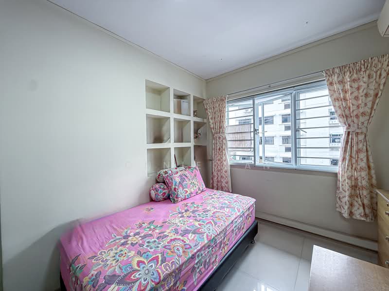 568 Hougang Street 51, 568 Hougang Street 51, 3 Bedrooms, 1,055 sqft, HDB Flat For Sale, by Ronnie Tan, 500073386 - Bedroom - PropertyGuru.com.sg