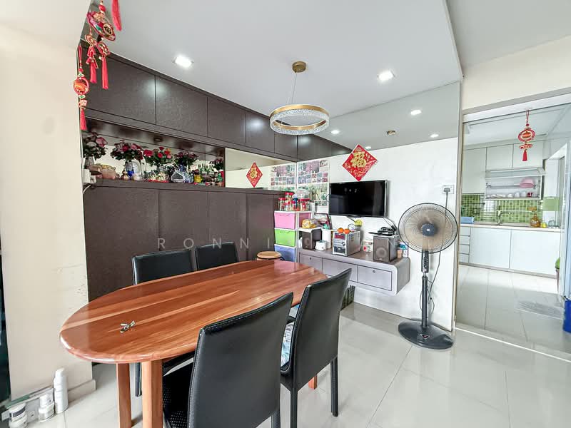 568 Hougang Street 51, 568 Hougang Street 51, 3 Bedrooms, 1,055 sqft, HDB Flat For Sale, by Ronnie Tan, 500073386 - Dining Room - PropertyGuru.com.sg