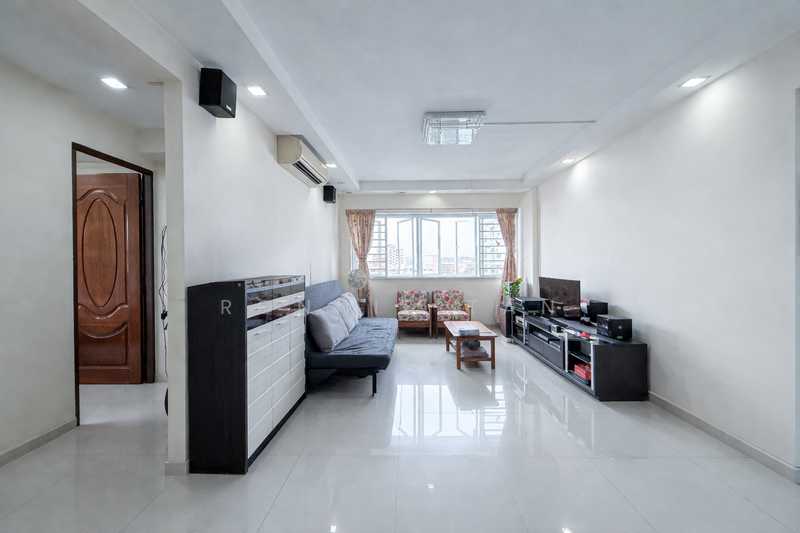 568 Hougang Street 51, 568 Hougang Street 51, 3 Bedrooms, 1,055 sqft, HDB Flat For Sale, by Ronnie Tan, 500073386 - Living Room - PropertyGuru.com.sg