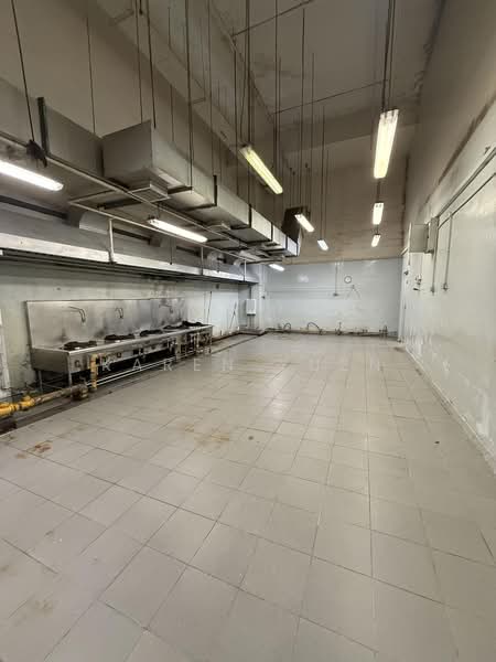 Food XChange @ Admiralty, 8A Admiralty Street, 5,963 sqft, Factory / Workshop (B2) For Sale, by Karen Yuen, 500073395 - Kitchen - CommercialGuru.com.sg