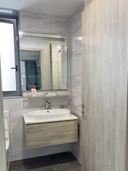 The Alps Residences, Tampines Avenue 10, 3 Bedrooms, 1,087 sqft, Condominium For Rent, by Ezekiel Sim, 500073429 - Bathroom - PropertyGuru.com.sg