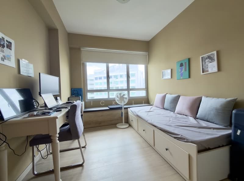 450 Yishun Ring Road HDB Flat For Sale at S$ 600,000 | PropertyGuru Singapore - Bedroom