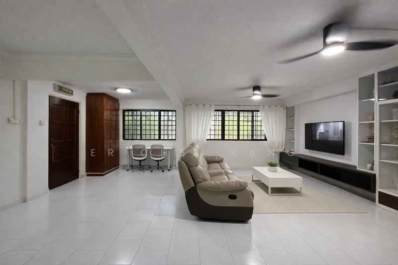 802 Woodlands Street 81 HDB Flat For Sale at S$ 668,888 | PropertyGuru Singapore - Living Room