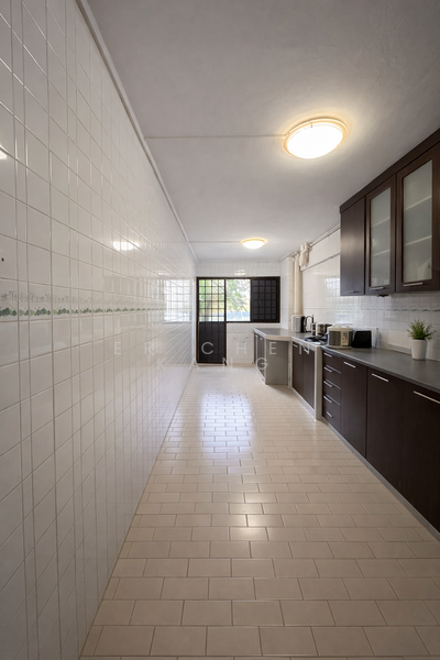 802 Woodlands Street 81 HDB Flat For Sale at S$ 668,888 | PropertyGuru Singapore - Kitchen