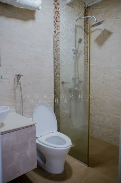 542 Woodlands Drive 16 HDB Flat For Sale at S$ 588,888 | PropertyGuru Singapore - Bathroom