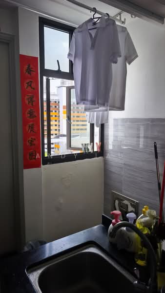 73 Lorong 4 Toa Payoh HDB Flat For Sale at S$ 429,888 | PropertyGuru Singapore - Yard