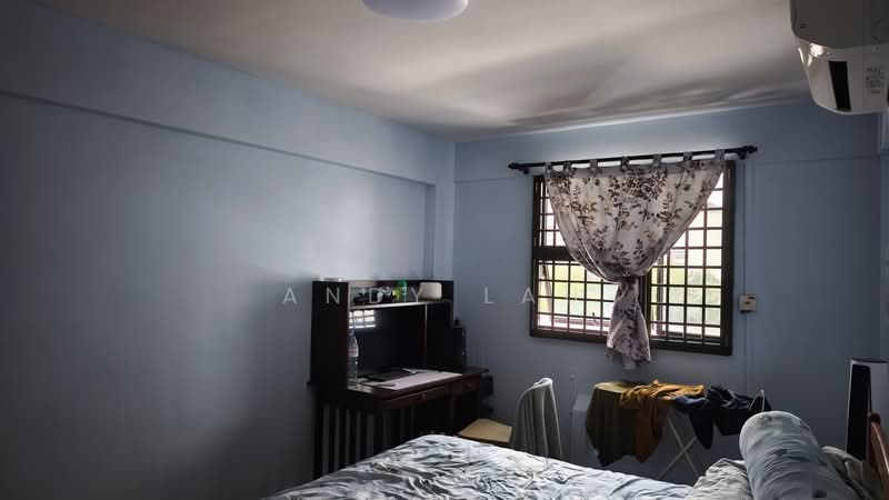 73 Lorong 4 Toa Payoh HDB Flat For Sale at S$ 429,888 | PropertyGuru Singapore - Master bedroom 